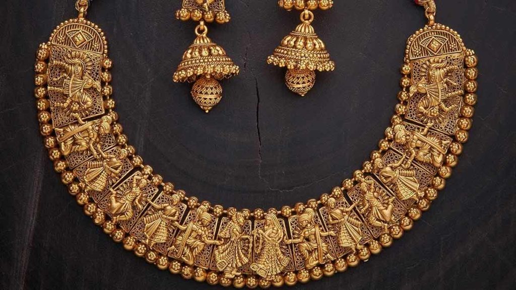 What is Antique Jewellery

